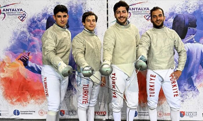 Erkek Kılıç Milli Takımı’ndan Avrupa’da ilk madalyasını kazandı!.