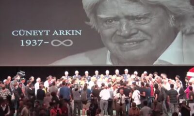 Cüneyt Arkın’ın cenazesinde fotoğraf yarışına girenler uzaklaştırıldı!.