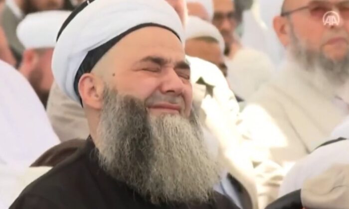 Cübbeli Ahmet Hoca’nın acı günü! Hocasının arkasından gözyaşlarını tutamadı!.