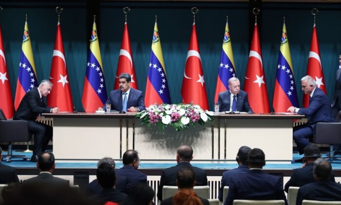 Türkiye ile Venezuela arasında 3 anlaşma imzalandı!.
