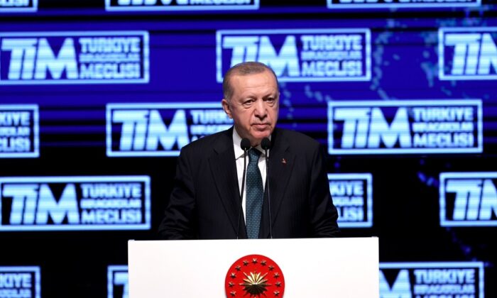 Cumhurbaşkanı Erdoğan’dan asgari ücrete zam sinyali..
