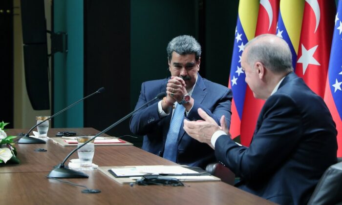 Venezuela Devlet Başkanı Maduro! “Erdoğan iyi ki yanımızda..”