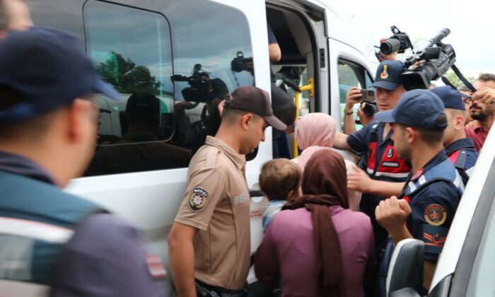 Yunanistan’a kaçarken yakalanan FETÖ elebaşı Gülen’in yeğeni tutuklandı!.