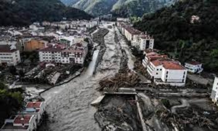 5 bakan, Batı Karadeniz’deki sel bölgesinde..