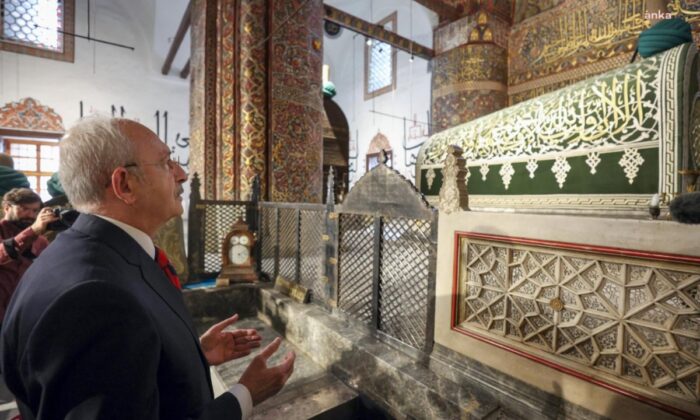 Klasik CHP stratejisi! Seçime doğru cami, türbe ziyaretleri başladı!. Kemal Kılıçdaroğlu Mevlana Türbesi’nde..