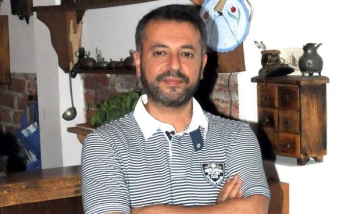 Yazar ve şair Mevlana İdris Zengin hayatını kaybetti!.