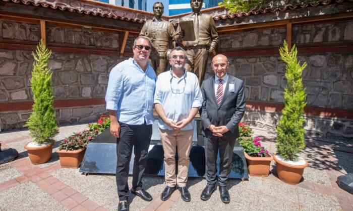 CHP’den İzmir’e bir heykel daha..