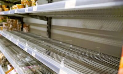 Hollanda’da çiftçi protestoları marketleri vurdu!.