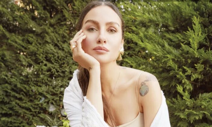 İktidara bir yargılama tehdidi de oyuncu Birce Akalay’dan..