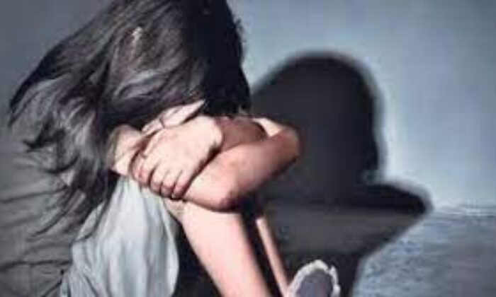 Çocuk pornocusu sapık öğretmen ilk duruşmada serbest bırakıldı!.