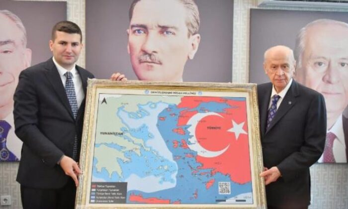 Devlet Bahçeli’ye hediye edilen tablo, Yunanistan’ın zoruna gitmiş!.