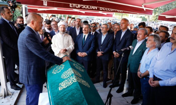 Cumhurbaşkanı Erdoğan, Rasim Özdenören’in cenaze törenine katıldı!.