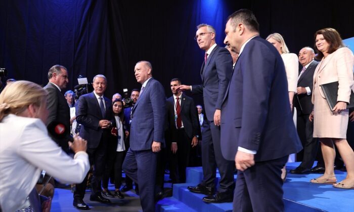 Cumhurbaşkanı Erdoğan, Madrid dönüşü soruları yanıtladı!.