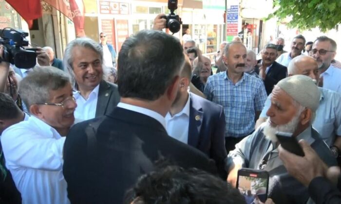 Ahmet Davutoğlu’na Giresun’da vatandaşlardan tepki..