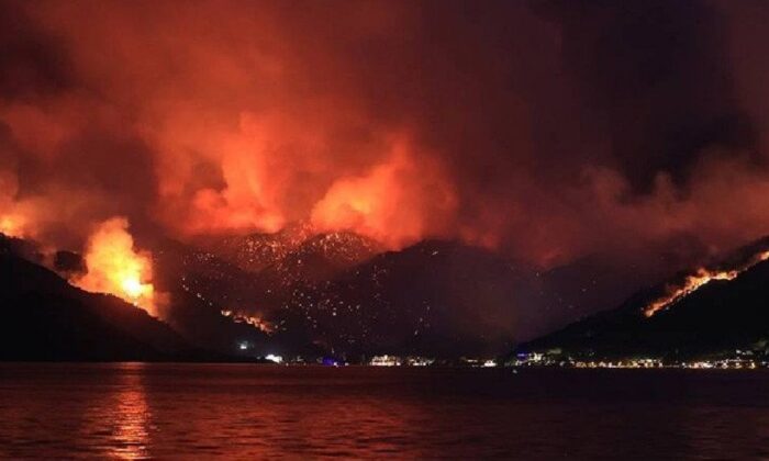 İspanya’da yüzlerce kişi yangın nedeniyle tahliye edildi!.
