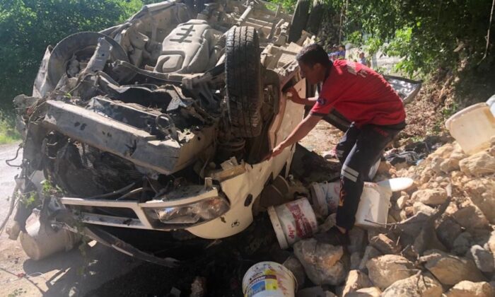 Mersin’de işçi minibüsü devrildi, 4’ü ağır 27 yaralı..