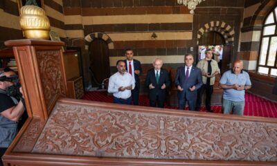 Seçim yaklaşırken cami türbe ziyaretleri de başladı!. Kılıçdaroğlu Ağrı’da Ahmed-i Hani Türbesi’ne gitti!.