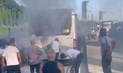İstanbullunun ulaşım eziyeti sürüyor!. Kadıköy’de metrobüs yandı!.