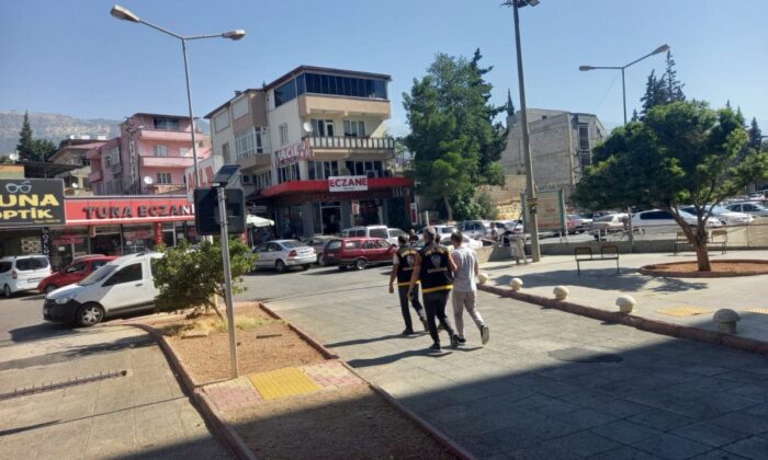 Kahramanmaraş’ta dolandırıcılara inanan öğretmen 700 bin lirasını kaptırdı!.