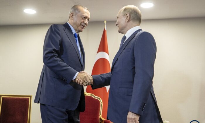 Cumhurbaşkanı Erdoğan ve Vladimir Putin görüşmesi başladı!.