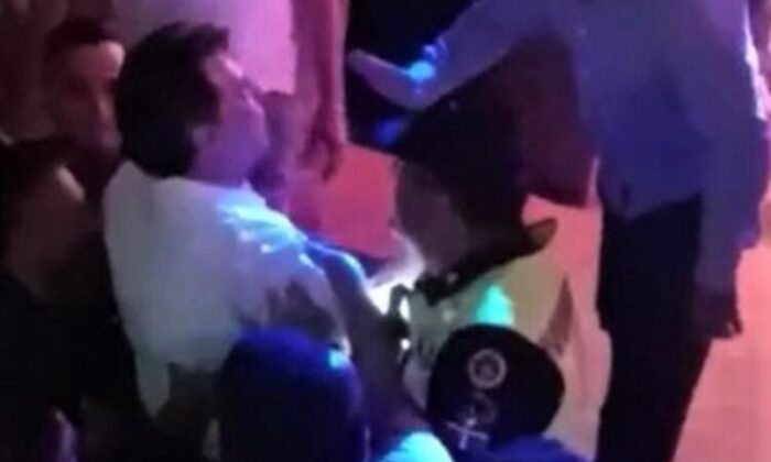 Alkolü fazla kaçıran CHP’li Başkan, Sibel Can konserinde taşkınlık çıkardı!.