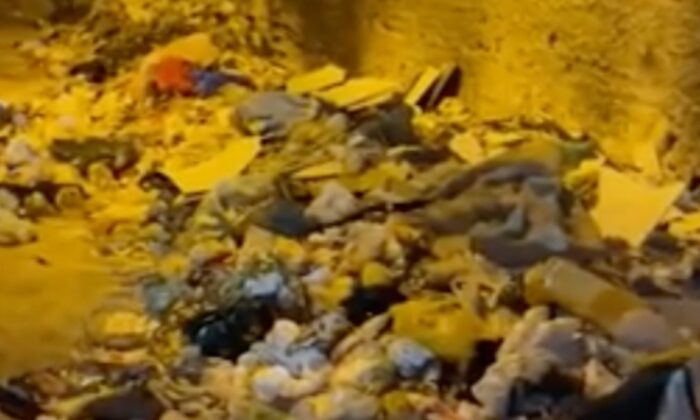 CHP’li Konak Belediyesi, çöpleri mahalleye doldurdu!.