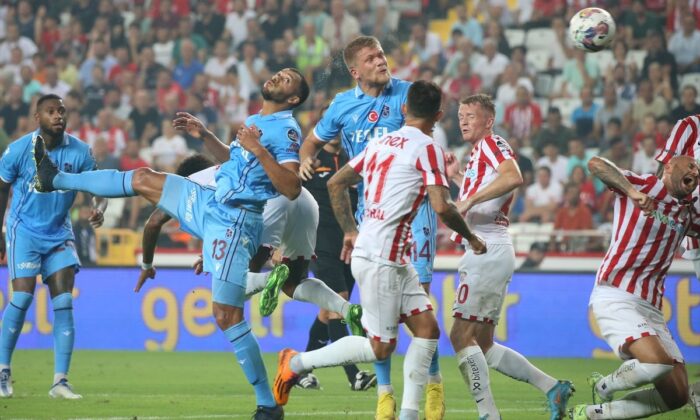 Antalyaspor, Trabzonspor’u 5-2 mağlup etti!.