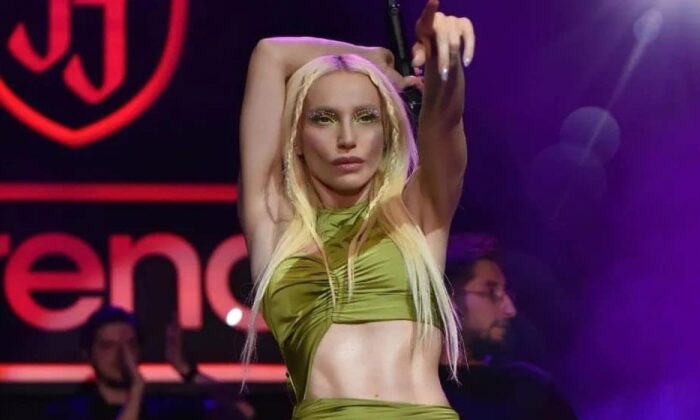 Gülşen, imam hatipli sözleri için özür diledi!.