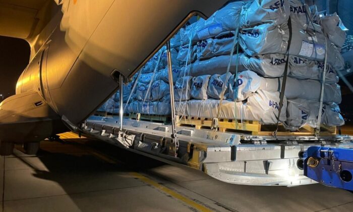 Türkiye’den sel felaketi yaşayan Pakistan’a yardım..