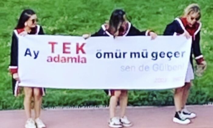 Sizin her tarafınız okumuş olsa ne yazar! ODTÜ mezuniyet töreninde yine amacını aşan pankartlar açıldı!.