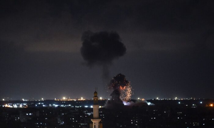 İşgalci teröristler, abluka altındaki Gazze Şeridi’ni bombalıyor!.
