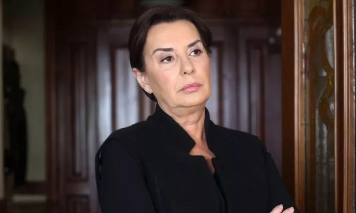 Her yerde arapça yazıyormuş, Türkiye bu aralar Perihan Savaş’ın hoşuna gitmiyormuş!.