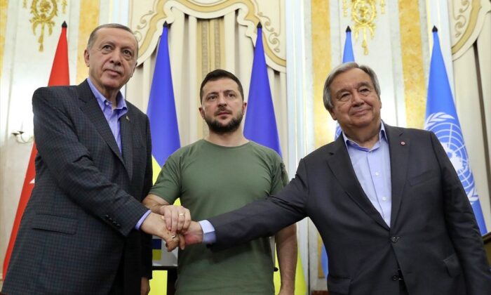 Cumhurbaşkanı Erdoğan’dan üçlü zirve sonrası açıklama..