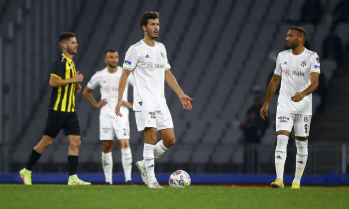 Beşiktaş deplasmanda İstanbulspor’la 2-2 berabere kaldı!.