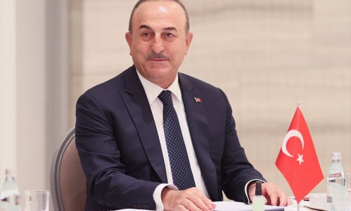 Mevlüt Çavuşoğlu: “Temel hedefimiz Putin ile Zelensky’i bir araya getirmek!.”
