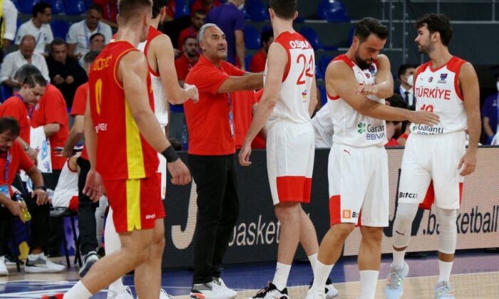 12 Dev Adam, EuroBasket’e galibiyetle başladı!.