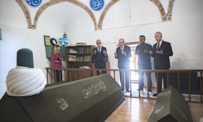 Seçim yaklaşınca cami, türbe ziyaretleri başladı! Kılıçdaroğlu’ndan, Tapduk Emre Türbesi’ne ziyaret..