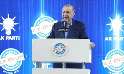 Cumhurbaşkanı Erdoğan gördüğü pankarta kayıtsız kalamadı! “8 ay sonra birilerini deli edeceksiniz!.”