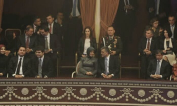 Kraliçe Elizabeth’in özel konukları! Gül, Babacan ve Davutoğlu..