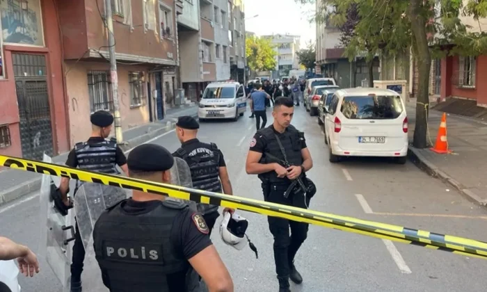 İstanbul’da evlat dehşeti! Annesinin başını kesip, evi ateşe verdi!.