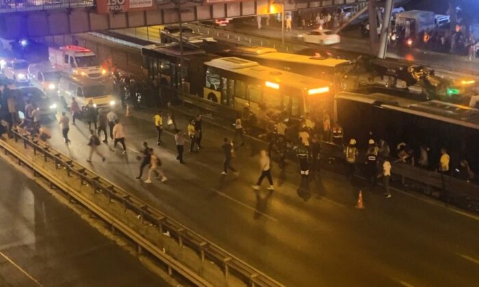 Avcılar’da metrobüs kazasına karışan şoförün kardeşi konuştu! “Hiçbir rahatsızlığı yoktu!.”