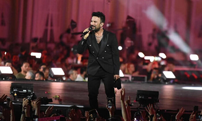 Tarkan İzmir konserinden 8 milyon lira almış!.