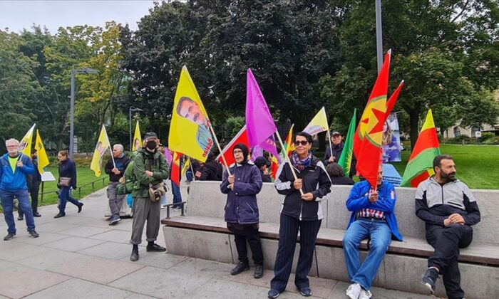 İsveç’te terör örgütü YPG/PKK yandaşları gösteri yaptı!.