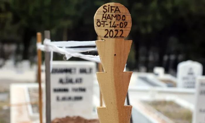 Yunan mezalimi! Umuda yolculuk kimsesizler mezarlığında son buldu!.