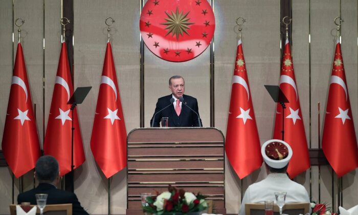 Cumhurbaşkanı Erdoğan: “Bu Müslüman topluluğu birilerine yedirmeyeceğiz!.”