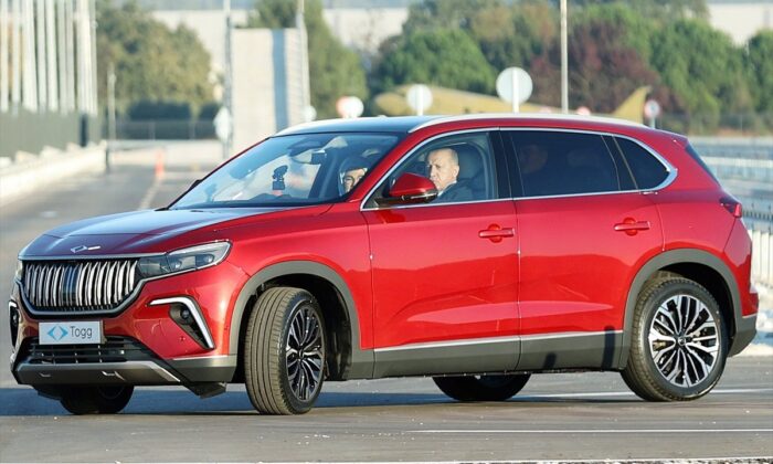 Cumhurbaşkanı Erdoğan, Togg ile test sürüşü yaptı!.