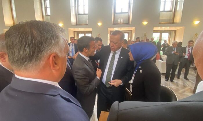 Cumhurbaşkanı Erdoğan’dan Macron’a: “Gel seni de Türk Birliği’ne alalım!.”