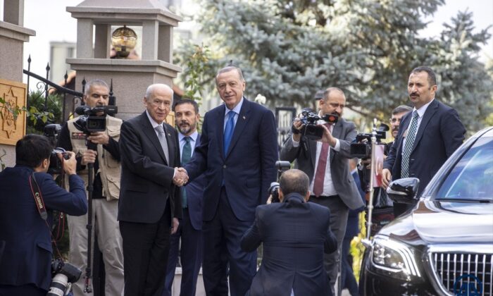 Cumhurbaşkanı Erdoğan Devlet Bahçeli ile bir araya geldi!.