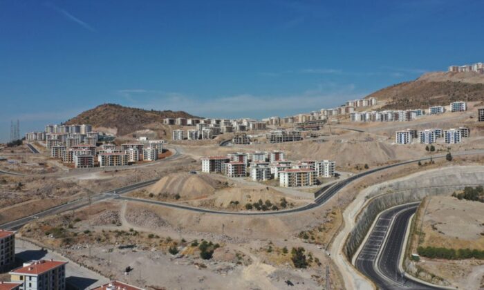 İzmir’de depremzedeler için 2 yılda 2 bin 245 konut yapıldı!.