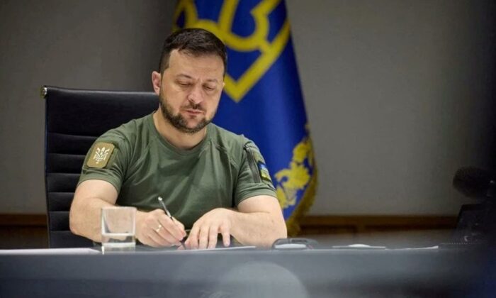 Zelensky, 2 bin 507 kişiye yaptırım kararnamelerini imzaladı!.
